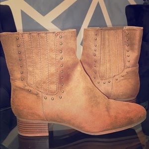 Aerosols tan ankle booties 7